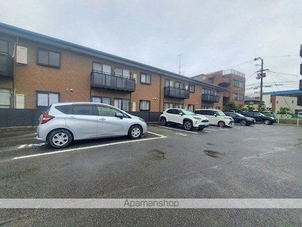 フォブール小栗[3DK/57.13m2]の駐車場