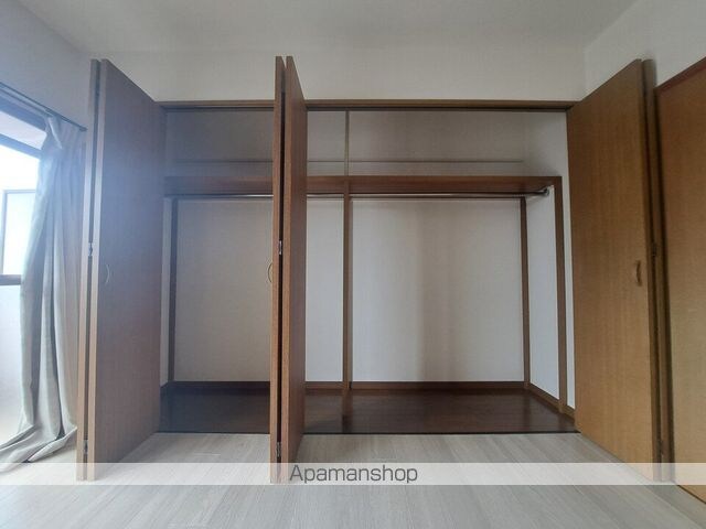 フォーレスト２１[3LDK/68.94m2]の収納