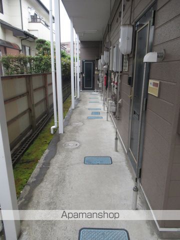 東北本線 太子堂駅 徒歩6分 2階建 築37年の玄関写真