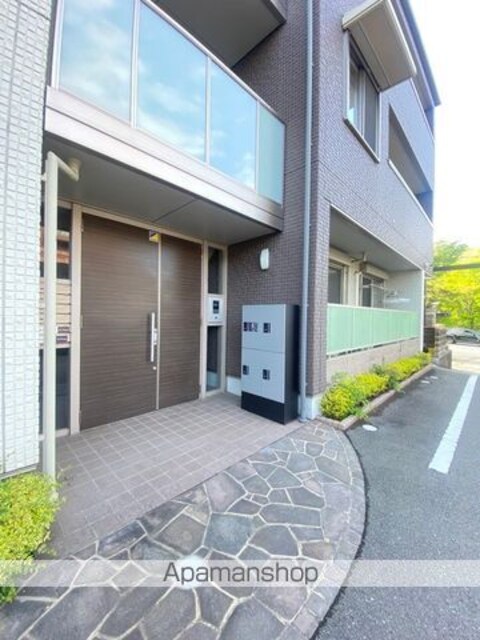 和歌山県和歌山市岡山丁[2LDK/57.55m2]のエントランス3