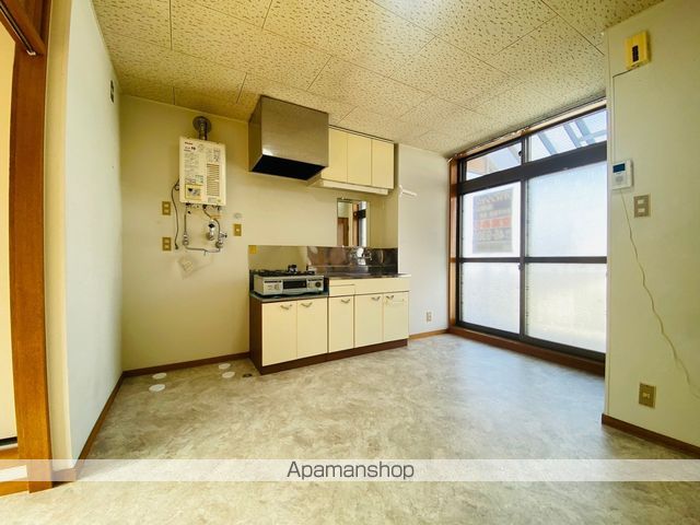 シャンポールわかさの内装写真