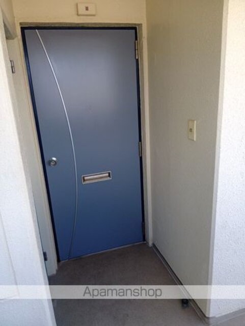 スクエアメゾン和歌山（旧サンＡ棟）[3LDK/61m2]の玄関