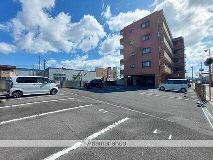 愛媛県松山市高岡町[2DK/40.88m2]の駐車場