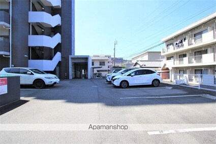 アーバン清水町[1LDK/37.5m2]の駐車場