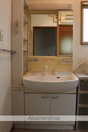 向島町６ＬＤＫ貸家[6LDK/177.21m2]の洗面所