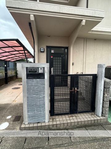 東海道本線 共和駅 徒歩26分 2階建 築32年の玄関写真