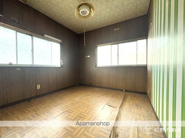 高松琴平電鉄琴平線 伏石駅 徒歩14分 2階建 築52年の内装写真
