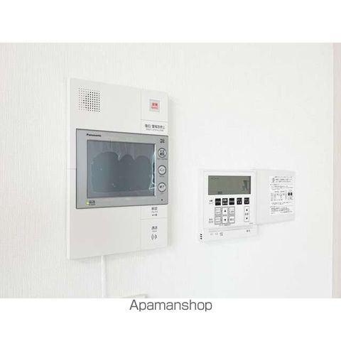 コンフォリア東新宿の内装写真