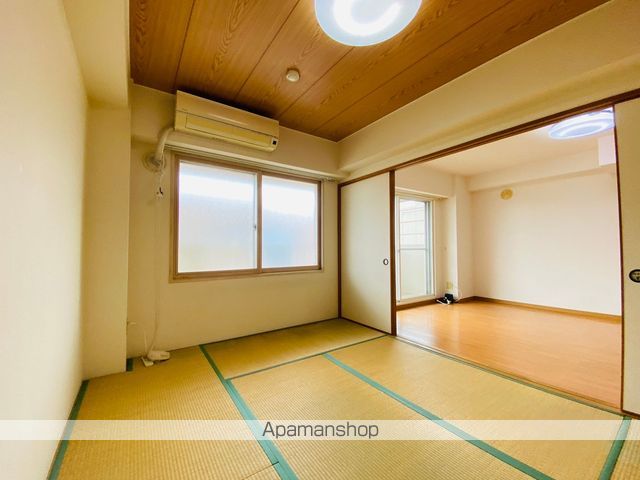ロイヤルシティ参番館 若松町の内装写真