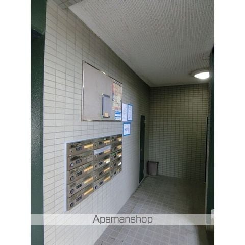 アーバン藤が丘の玄関写真