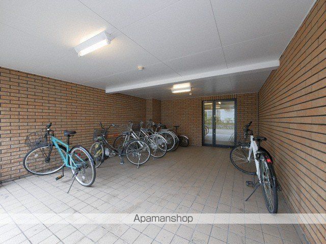 サークヒル学園前の玄関写真