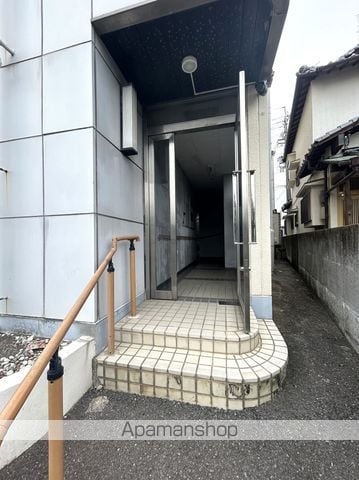 尾崎ビルの玄関写真