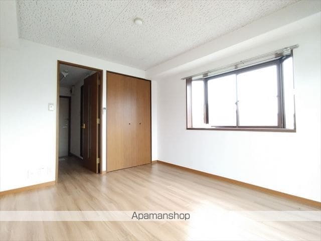 ロイヤルハイツ堀之内の内装写真