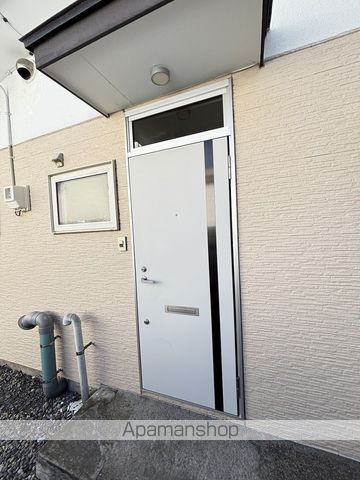 昭和3丁目1棟2戸の玄関写真