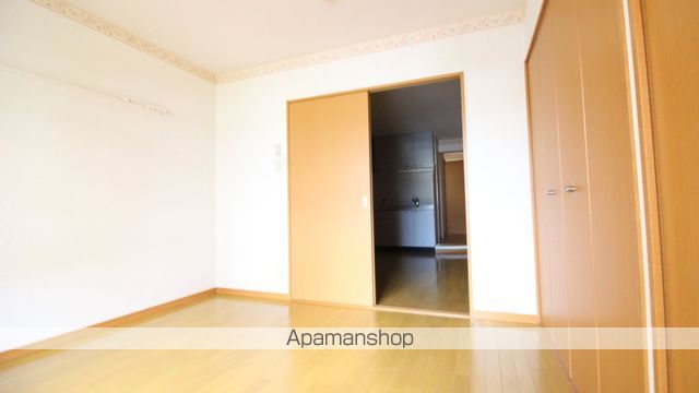 カトルセゾン 住居の内装写真