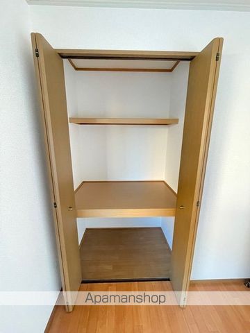 ロイヤルシャトーG棟の内装写真