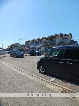 セーリウス梅原Ⅱ[2LDK/65.64m2]の駐車場1