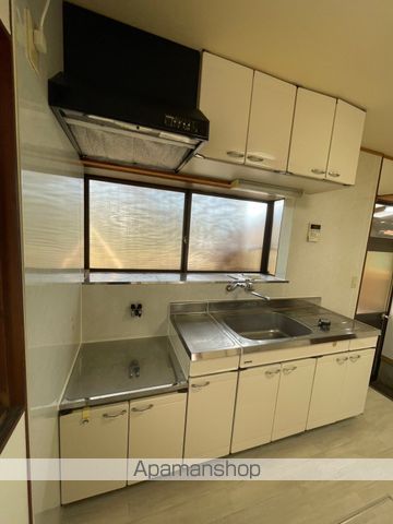 山口市 2階建 築45年の内装写真