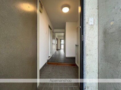 ロイヤルアネックスシエナ[3LDK/65.36m2]の玄関