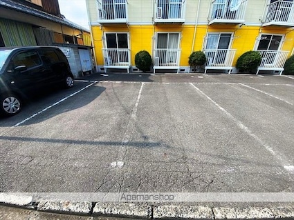 メゾンド徳芳[1K/23.4m2]の駐車場