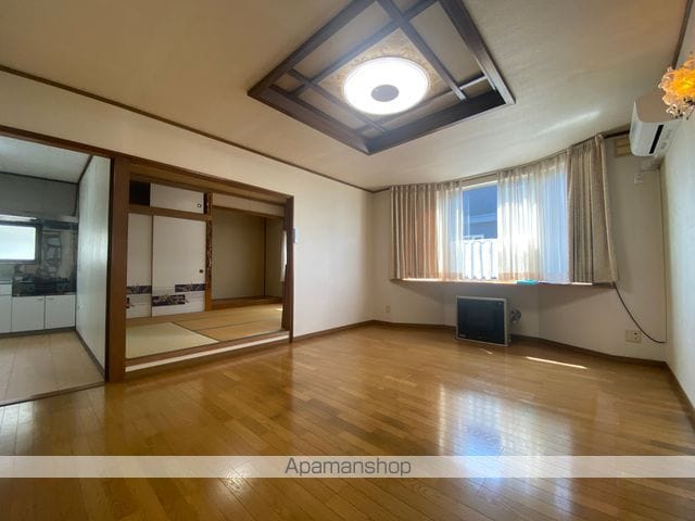 日吉町4丁目5番貸家の内装写真