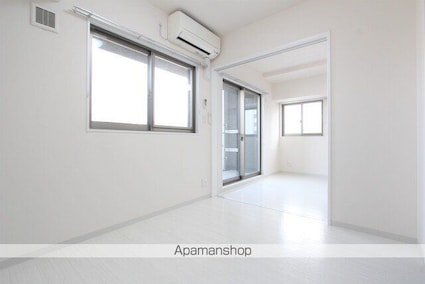 ＭＡＹＦＡＩＲ　ＨＯＮＭＡＣＨＩ　ＰＲＥＭＩＵＭ[1LDK/34.3m2]の内装1