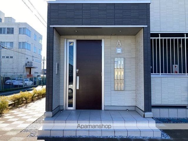 RECENTE和田 A棟の玄関写真