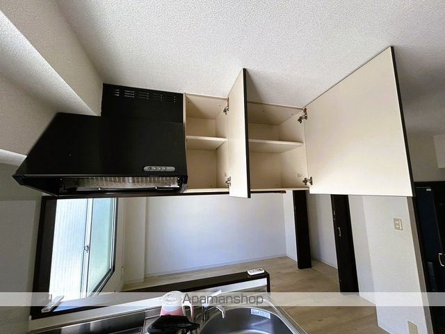 日商岩井袋町マンションの内装写真