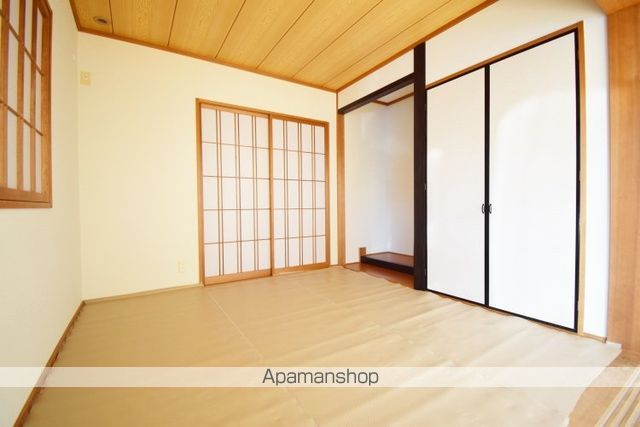 安芸郡海田町 2階建 築21年の内装写真