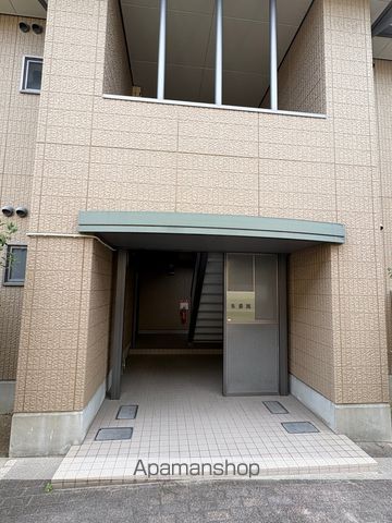リビエール綾園参番館の玄関写真
