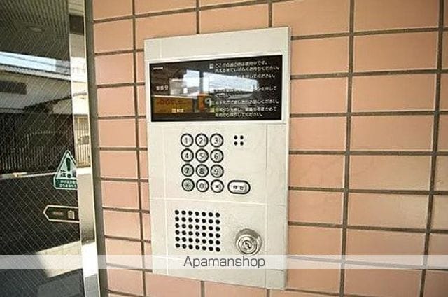 GUコート西新南の玄関写真
