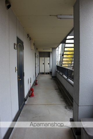 セントラル東尾道の玄関写真