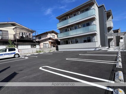 Ｄーｒｅｓｉｄｅｎｃｅ曙町１丁目[1LDK/37.09m2]の駐車場
