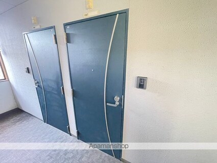 ヴェルヴィ豊岡[1R/24.66m2]の玄関