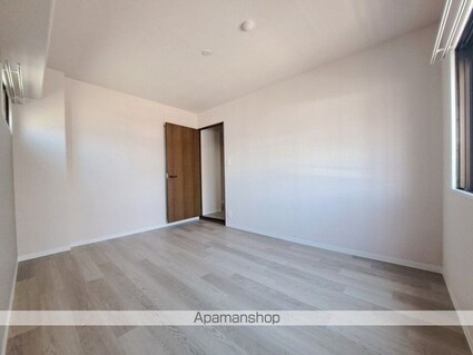 ロイヤルメゾン岩崎町[3LDK/98.64m2]の内装5