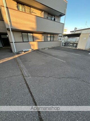アパートメント松田北館（Ｂ）[2K/53.65m2]の駐車場