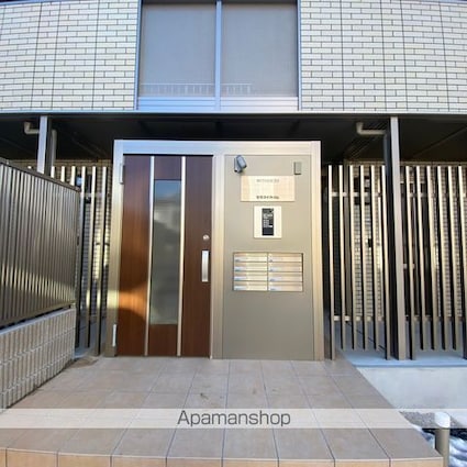 滋賀県草津市大路２丁目[1LDK/42m2]のエントランス