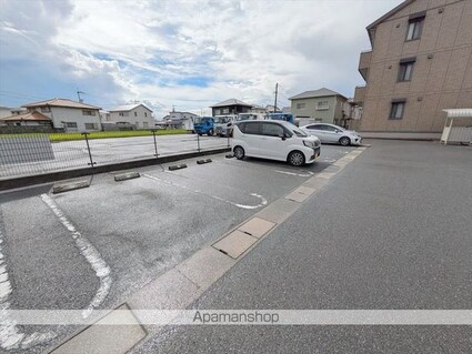フレブラース[1LDK/40.29m2]の駐車場