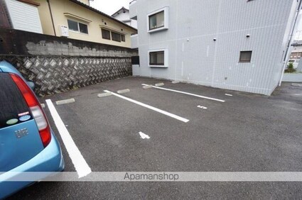 ビジュティエ桑原[1K/28.8m2]の駐車場