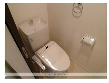 東京都世田谷区用賀４丁目[1K/23.54m2]のトイレ