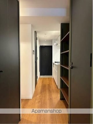 ＺＯＯＭ信濃町[2K/36.99m2]の玄関