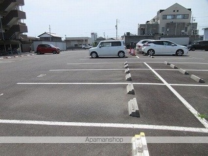 ハイツ南[2LDK/59.59m2]の駐車場