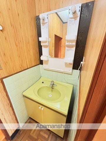 善通寺市原田町6LDK戸建ての内装写真