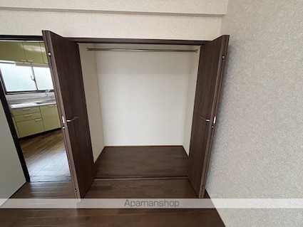 ロイヤルシオン刈部[2DK/44.3m2]の収納