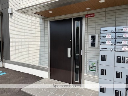 Ｄレジデンス東近江[1LDK/41.86m2]のエントランス