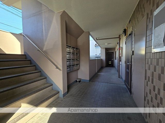シャトーブランヴェールの玄関写真