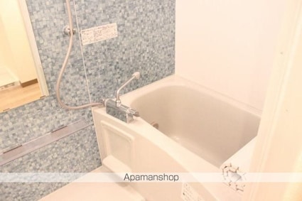 Ｃａｌｉｆｏｒｎｉａ　ＡＰＴ[1R/28.6m2]のバス