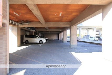 ハロー・コートＭⅡ[2DK/43.74m2]の駐車場