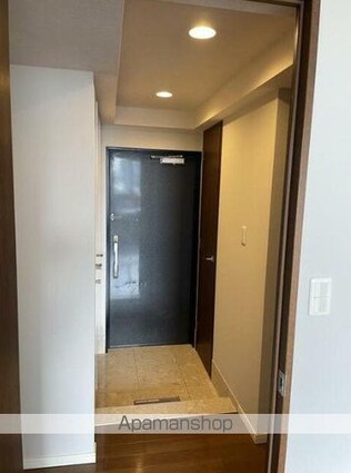 東京都新宿区新宿７丁目[2SLDK/76.95m2]の玄関