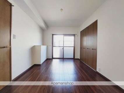 ロイヤルメゾン岩崎町[3LDK/78.89m2]の内装4